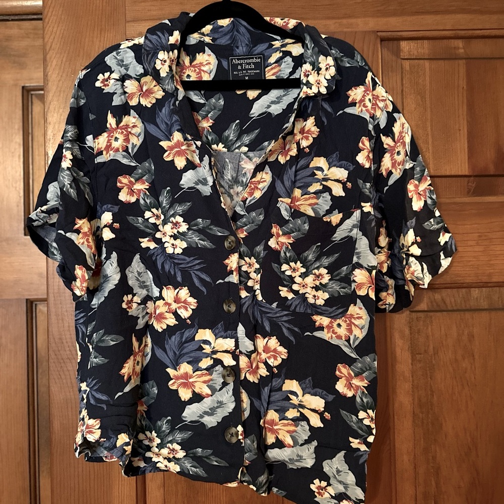 Abercrombie & Fitch Women’s Blue Button Down Hawaiian Floral Shirt Medium